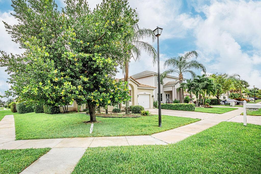 10704 OAK BEND Way # 10704, Wellington FL 33414 photo 3