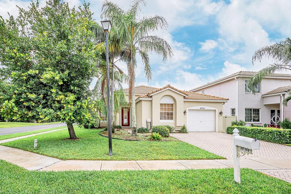 10704 OAK BEND Way # 10704, Wellington FL 33414 photo 4