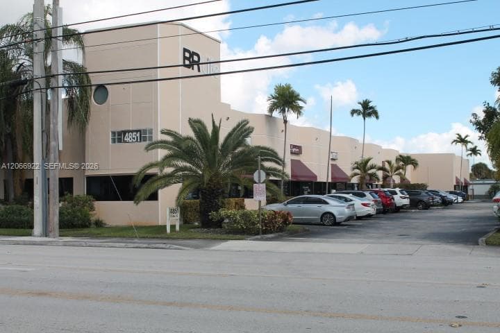 4851 NW 79th Ave, Doral FL 33166