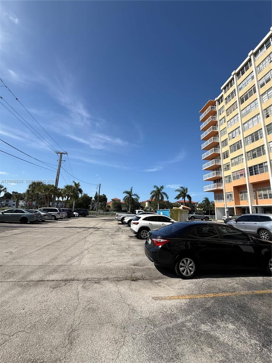 2025 NE 164th St # 707, North Miami Beach FL 33162 photo 3