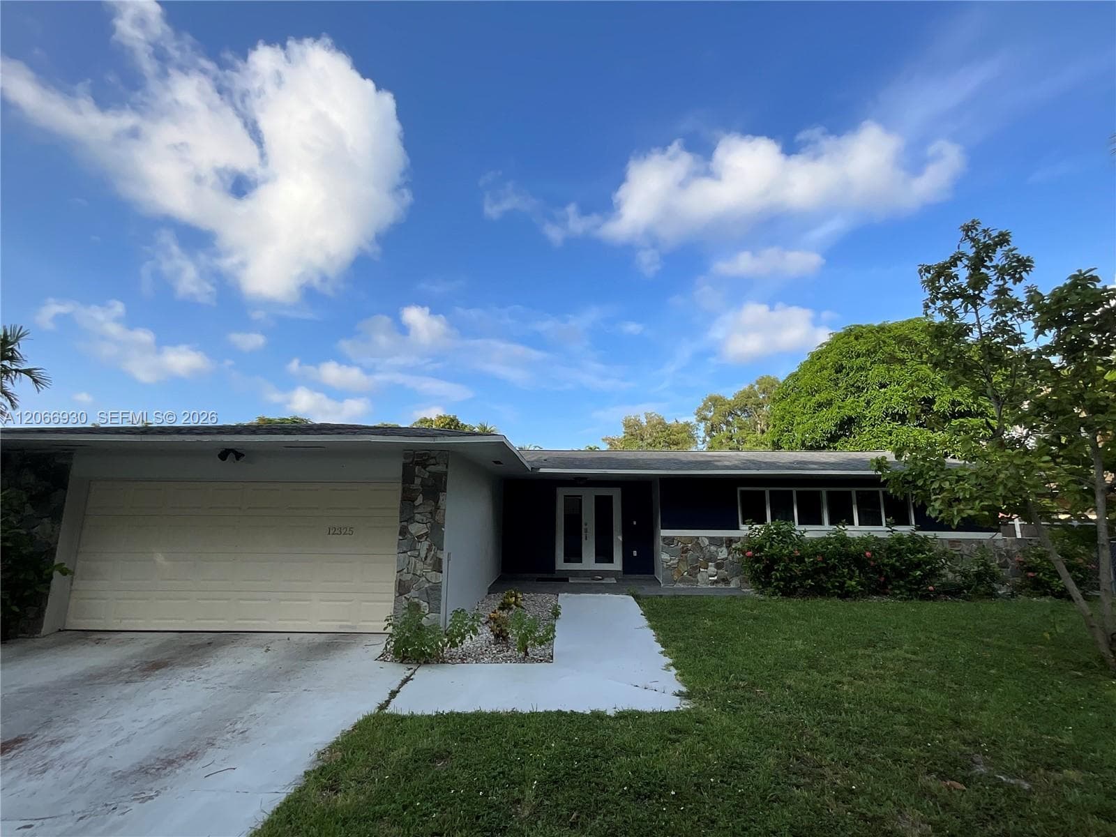 12325 NE 2nd Ct, North Miami FL 33161 photo 2