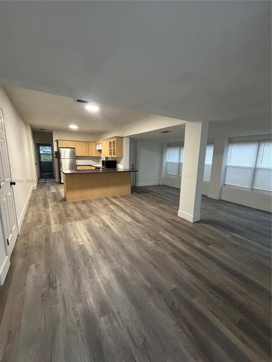 1482 NE 175th St, North Miami Beach FL 33162 photo 4