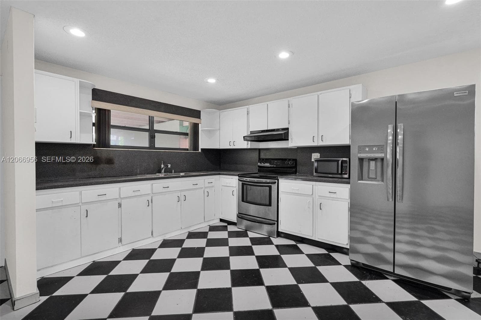 81 NW 41st St # 2, Miami FL 33127 photo 3