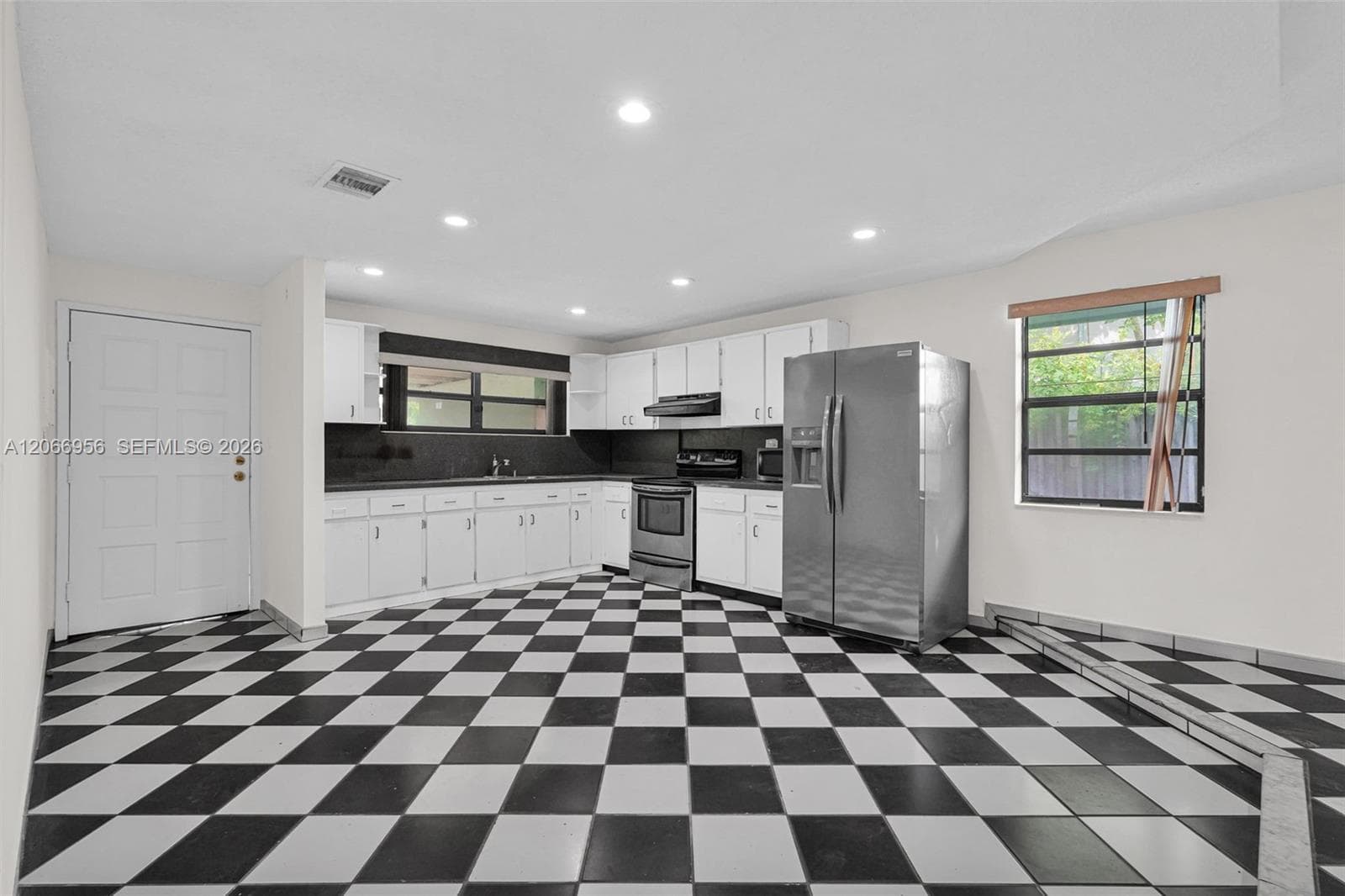 81 NW 41st St # 2, Miami FL 33127 photo 5