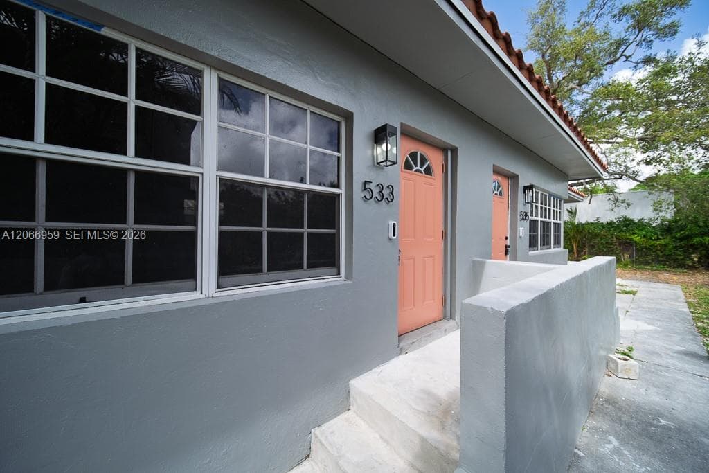 533-535 NE 67th St, Miami FL 33138 photo 2