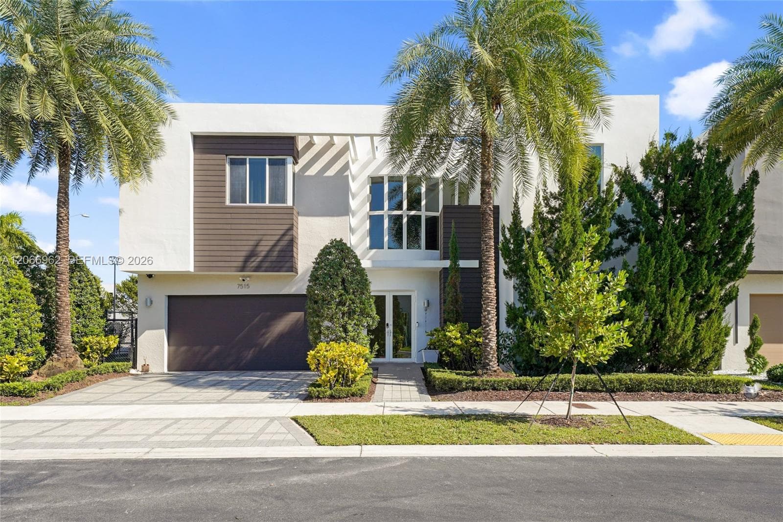 7515 NW 99th Ave, Doral FL 33178