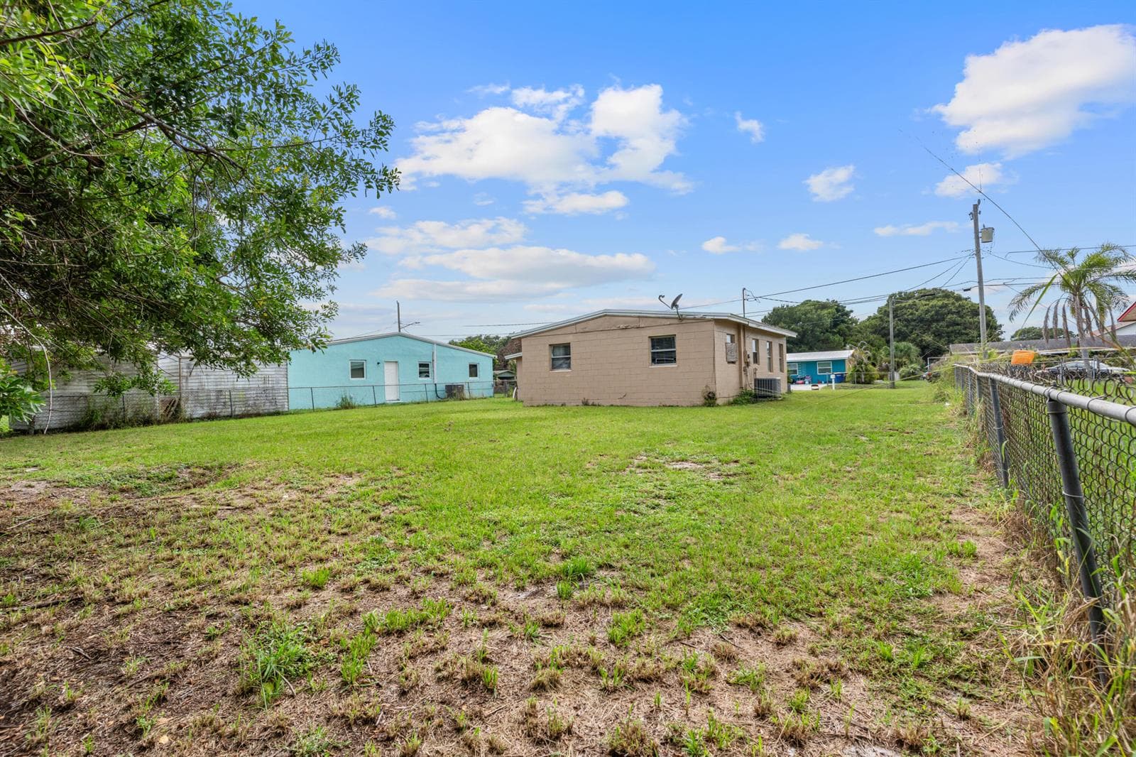 1810 N 16th Court, Fort Pierce FL 34950 photo 3