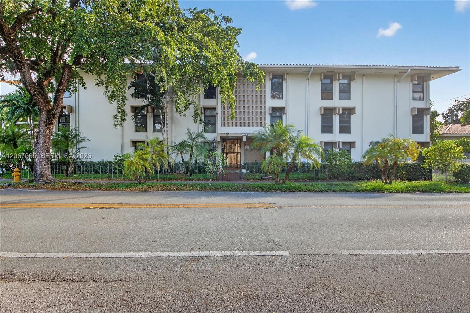 1600 S Le Jeune Rd # 14, Coral Gables FL 33134