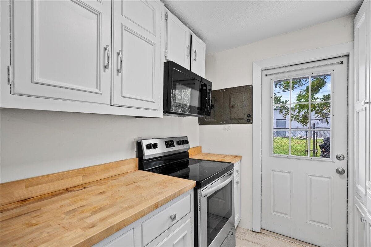 1226 Easter Avenue, Fort Pierce FL 34950 photo 2