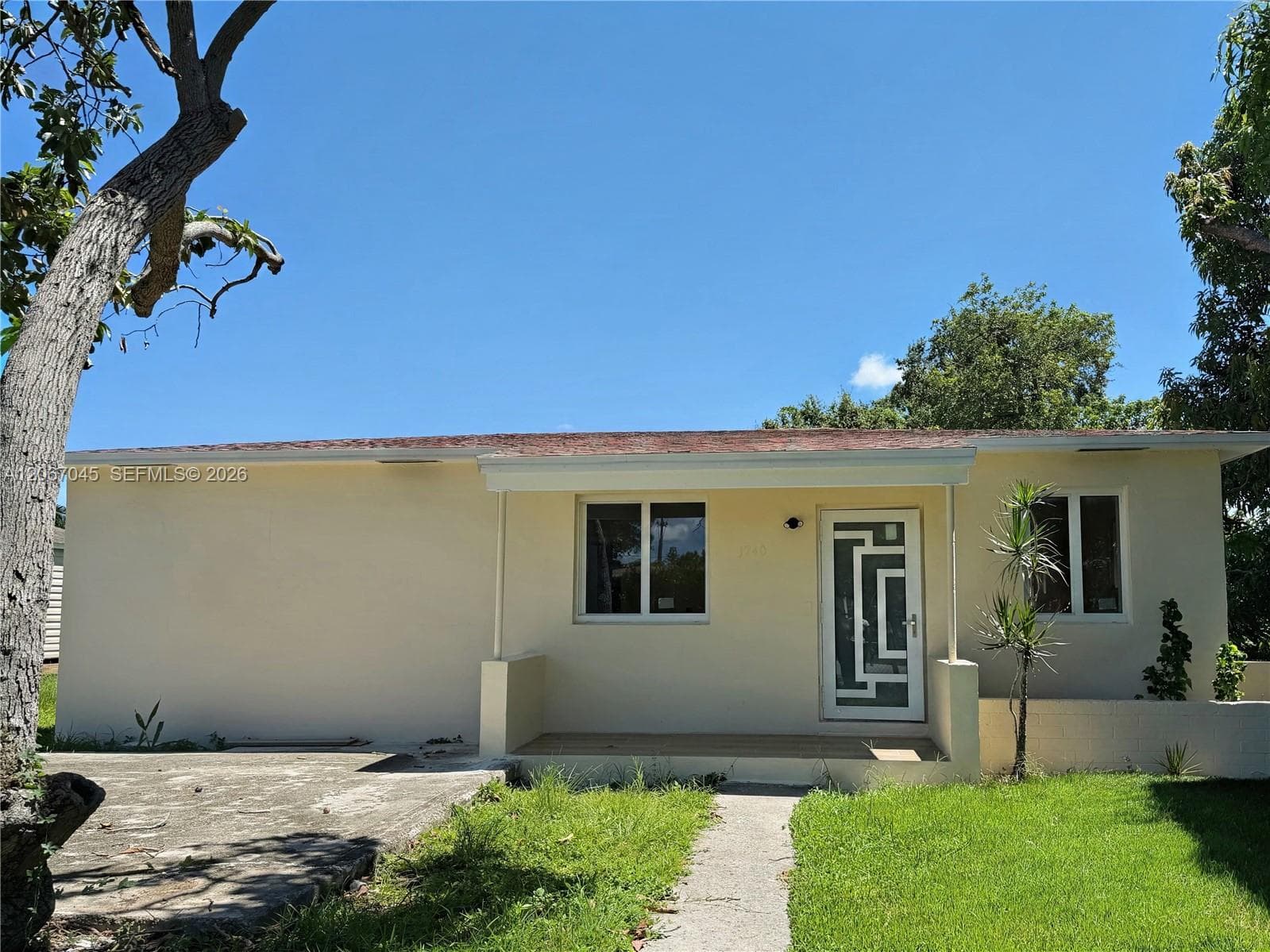 1740 NW 126th St, Miami, FL 33167 photo 2