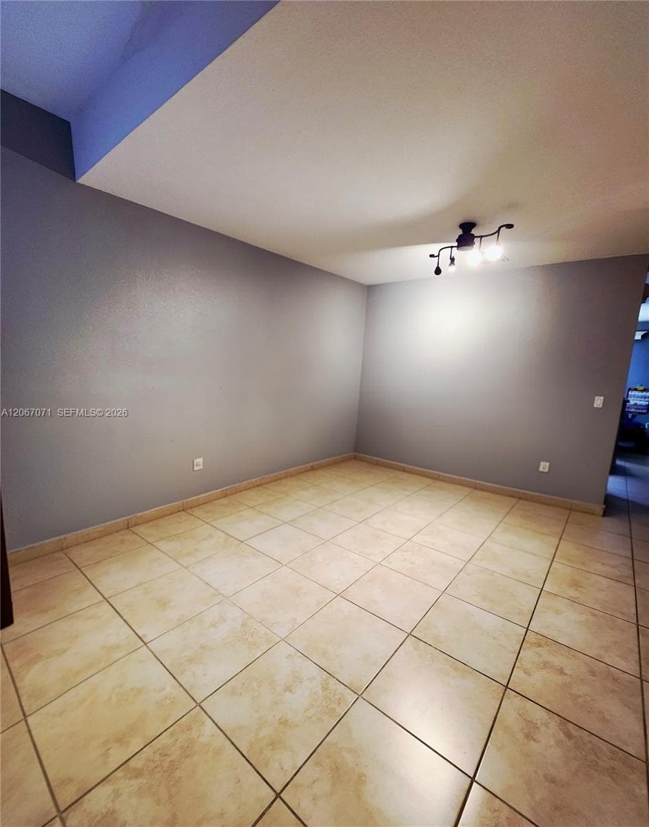 1067 NE 41st Pl, Homestead FL 33033 photo 3