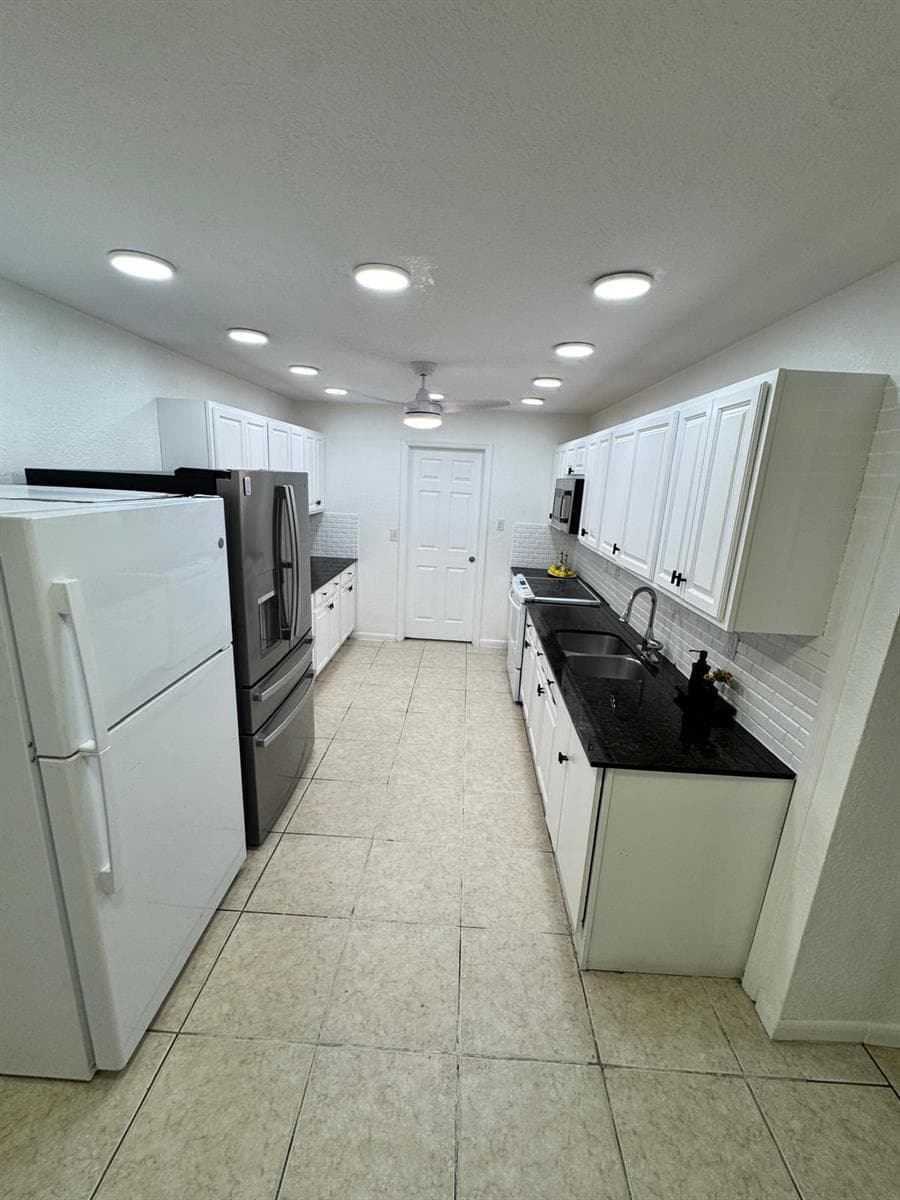 3842 Patio Court, FL 33461 photo 3