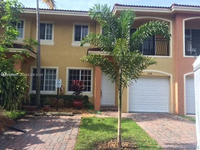 238 SE 2ND Avenue, Hallandale Beach FL 33009 photo 2