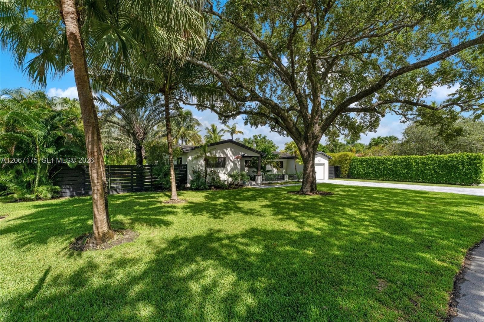 7790 SW 53rd Avenue, Miami FL 33143 photo 2