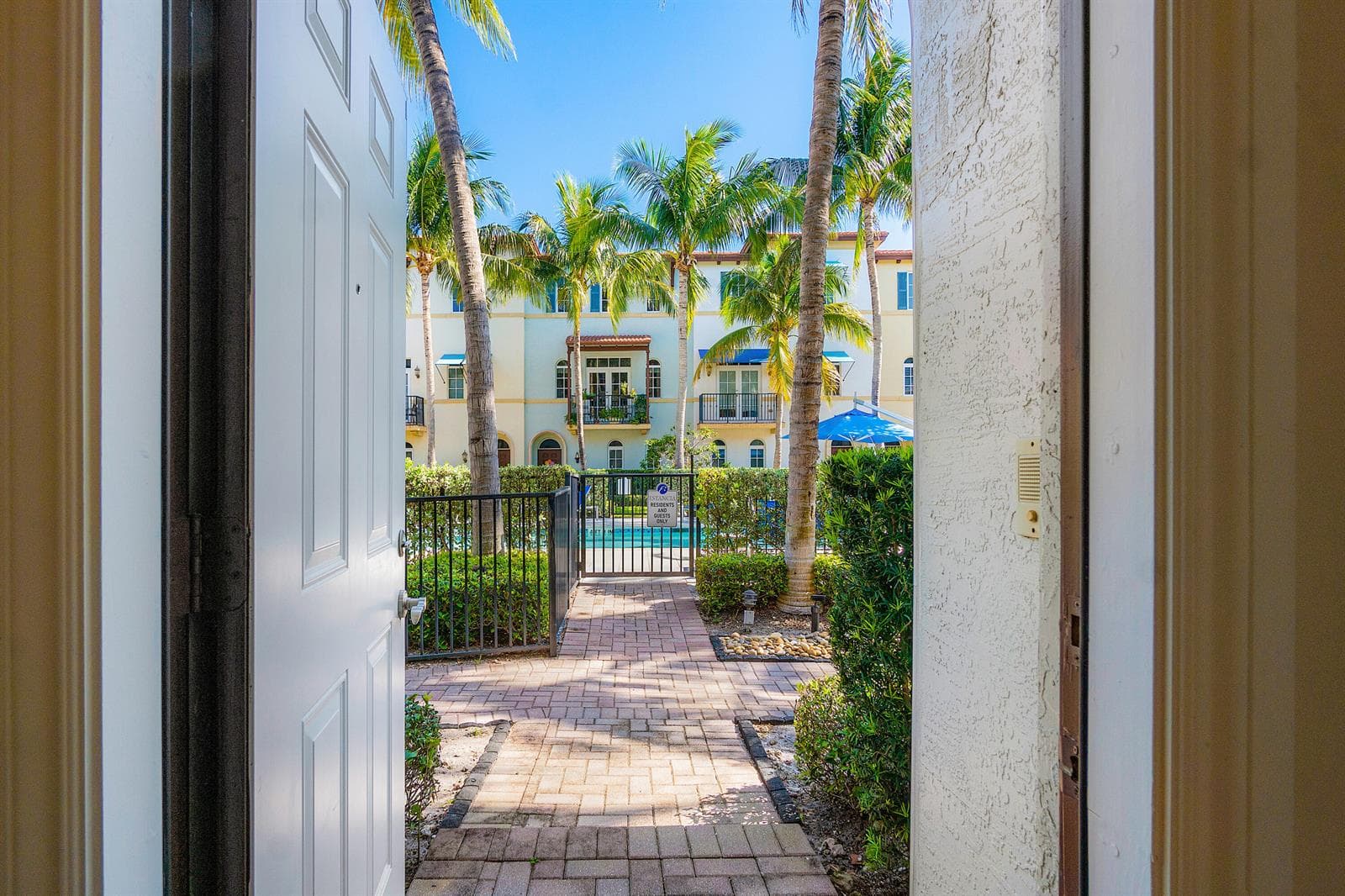 809 Estancia Way, Boynton Beach FL 33435 photo 4