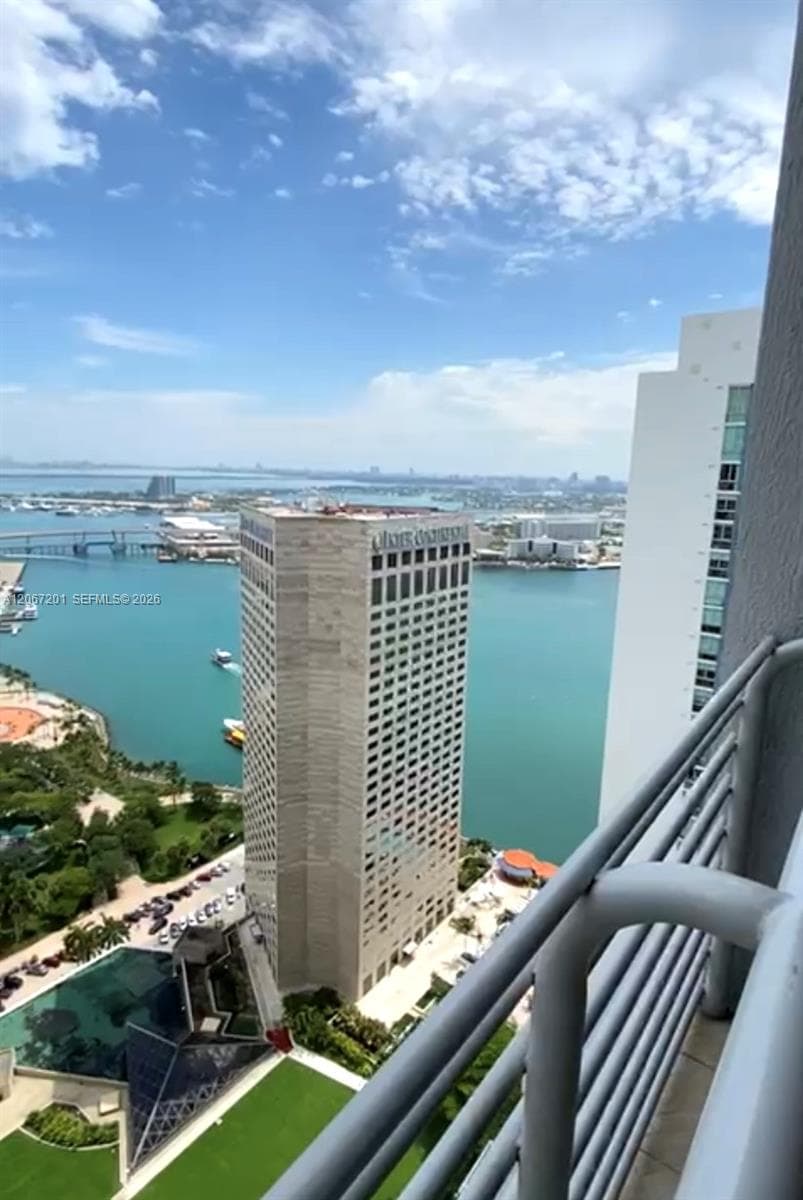325 S Biscayne Blvd # 4214, Miami FL 33131