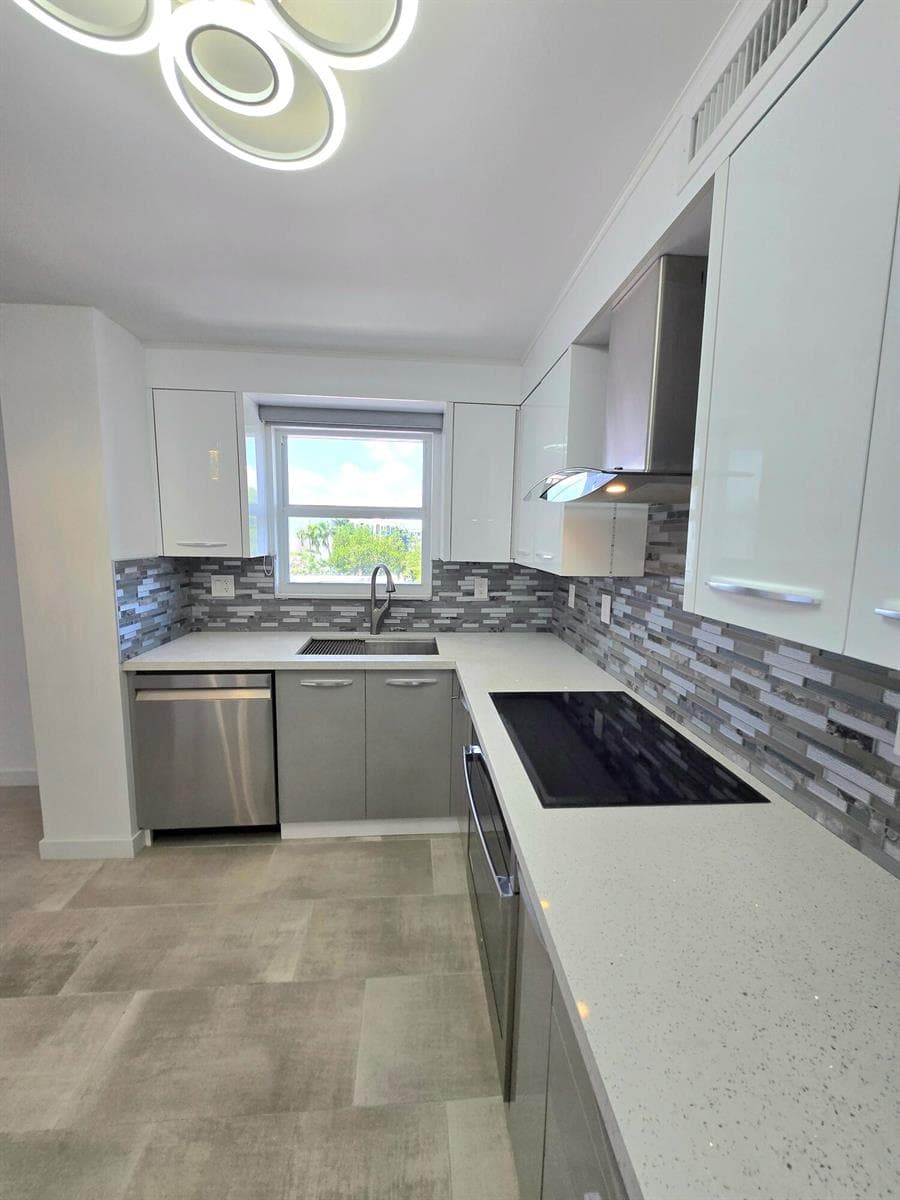 137 GOLDEN ISLES Drive # 414, Hallandale Beach FL 33009 photo 3