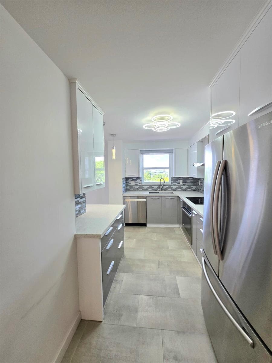 137 GOLDEN ISLES Drive # 414, Hallandale Beach FL 33009 photo 5