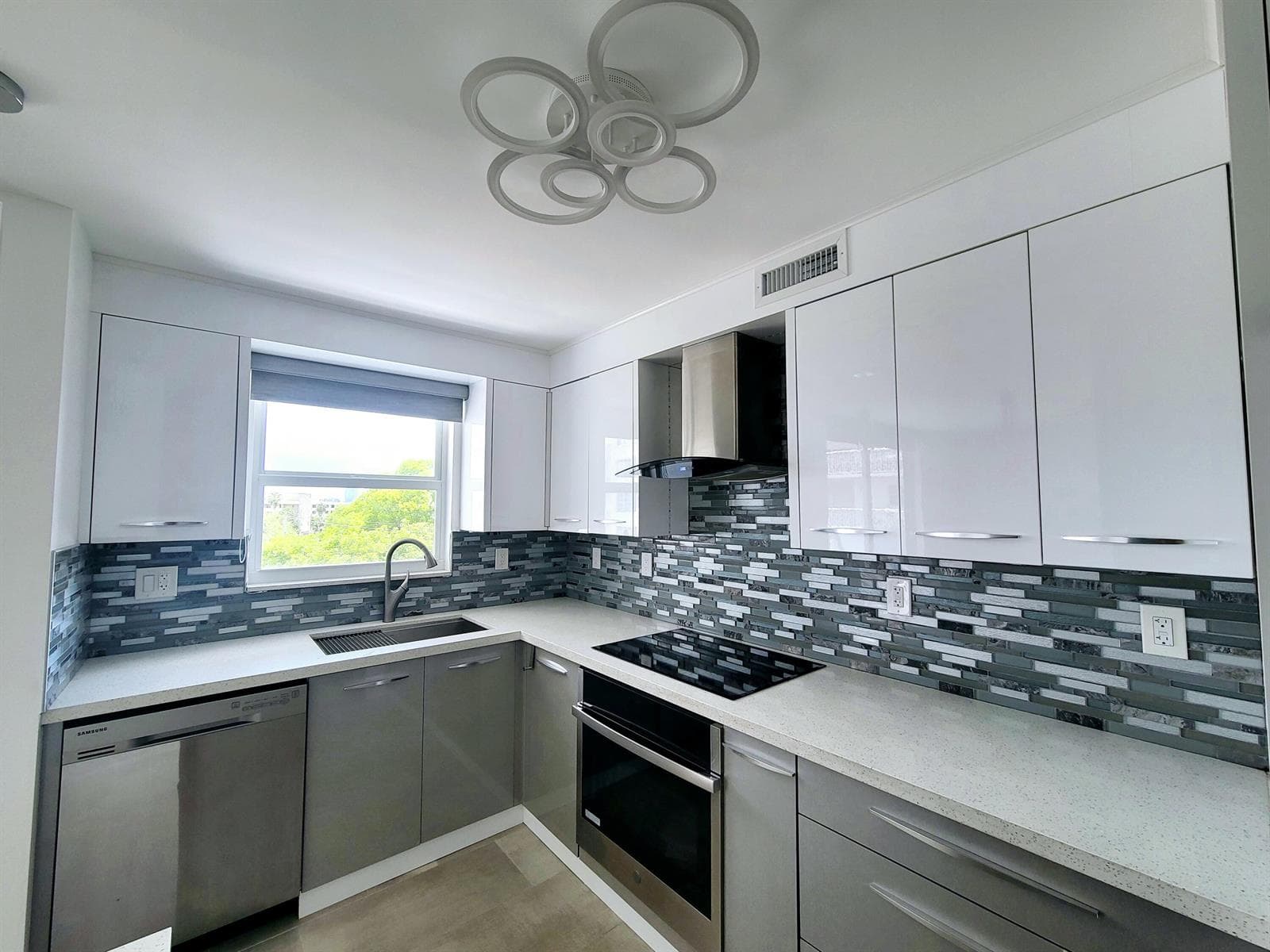 137 GOLDEN ISLES Drive # 414, Hallandale Beach FL 33009 photo 4
