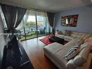 2950 NE 188th St # 316, Aventura FL 33180