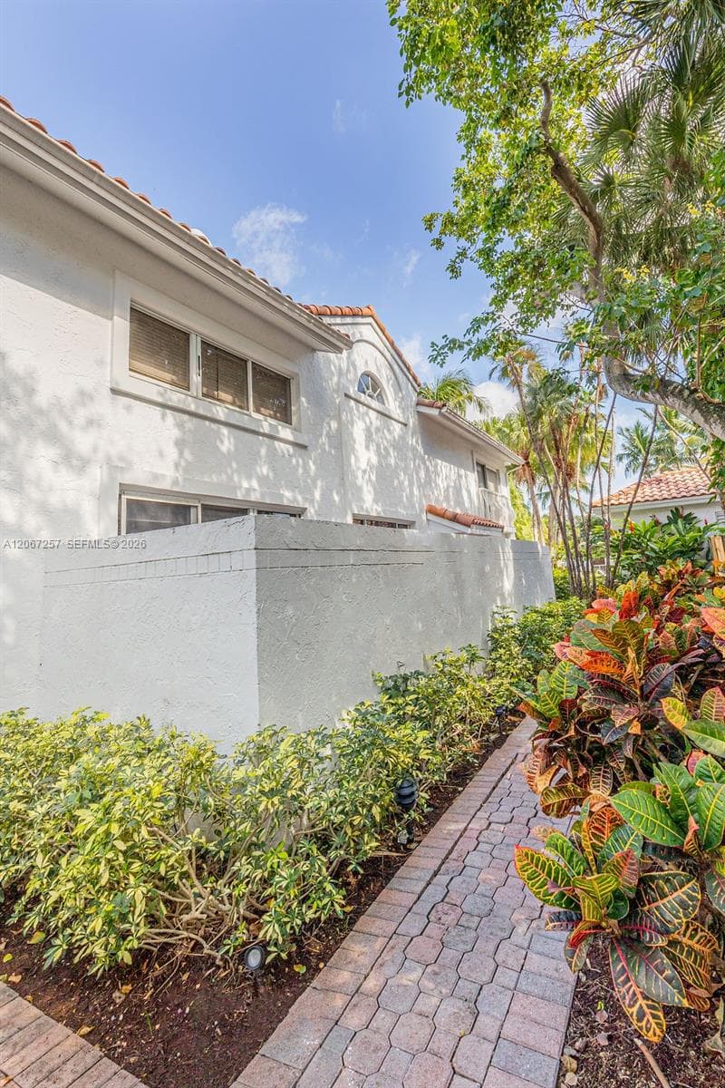 20935 NE 37th Ct, Aventura FL 33180 photo 5