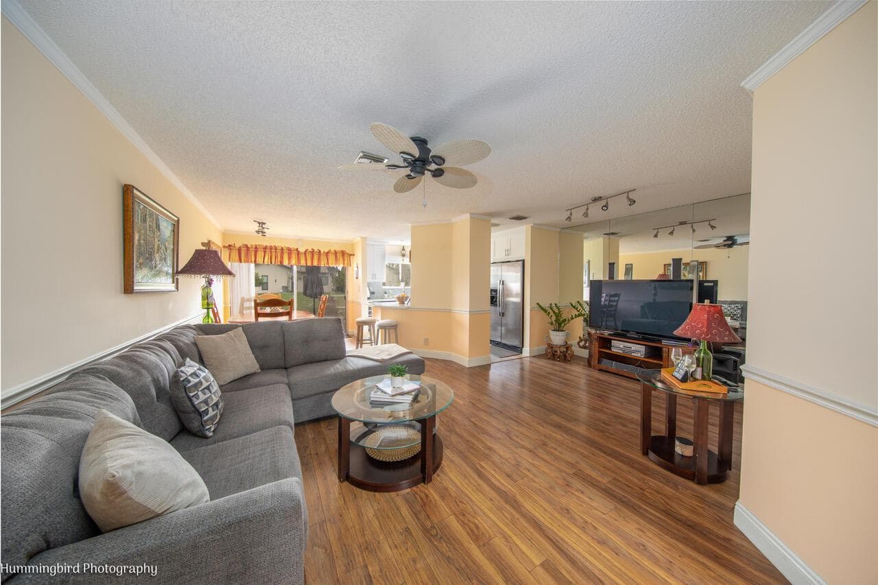 2047 DISCOVERY Circle E, Deerfield Beach FL 33442 photo 4