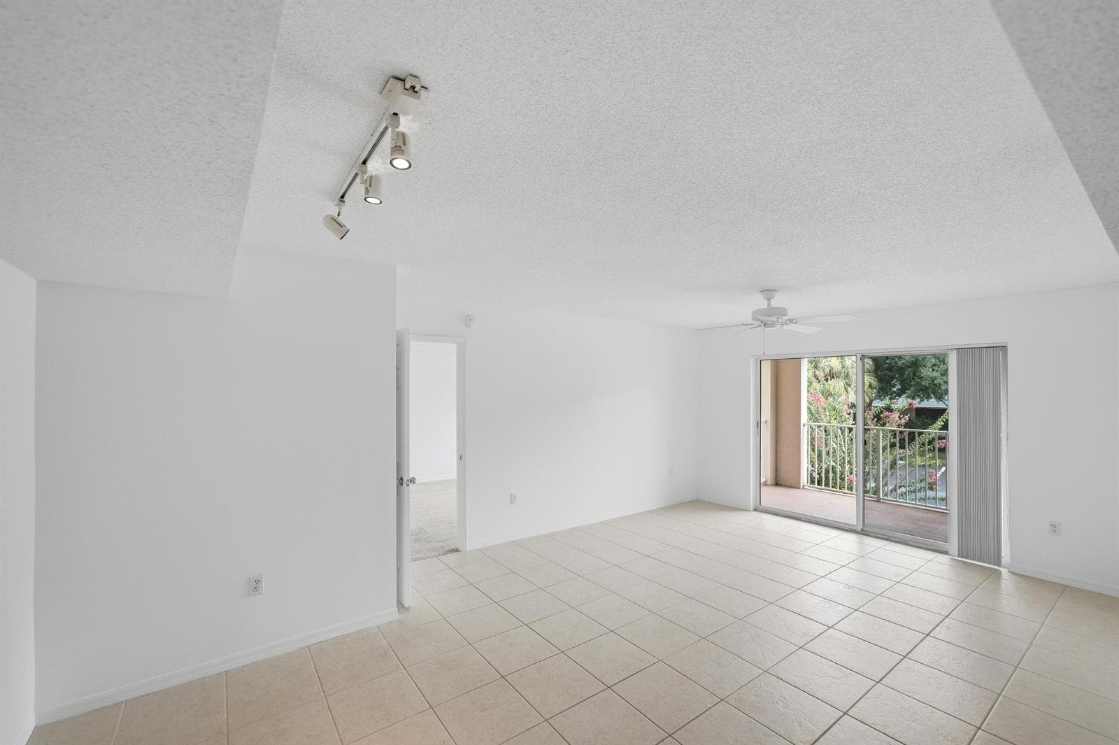 1640 N 42ND Circle # 209, Vero Beach FL 32967 photo 4
