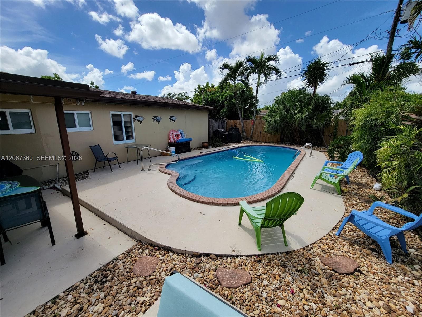 1316 W 61st Pl, Hialeah FL 33012 photo 5
