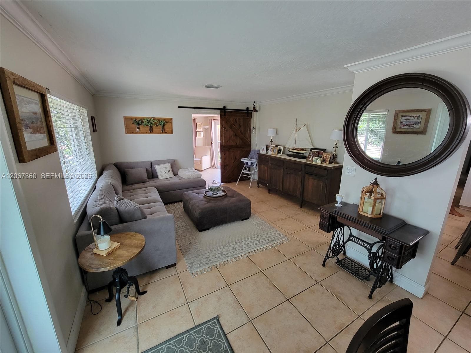 1316 W 61st Pl, Hialeah FL 33012 photo 4