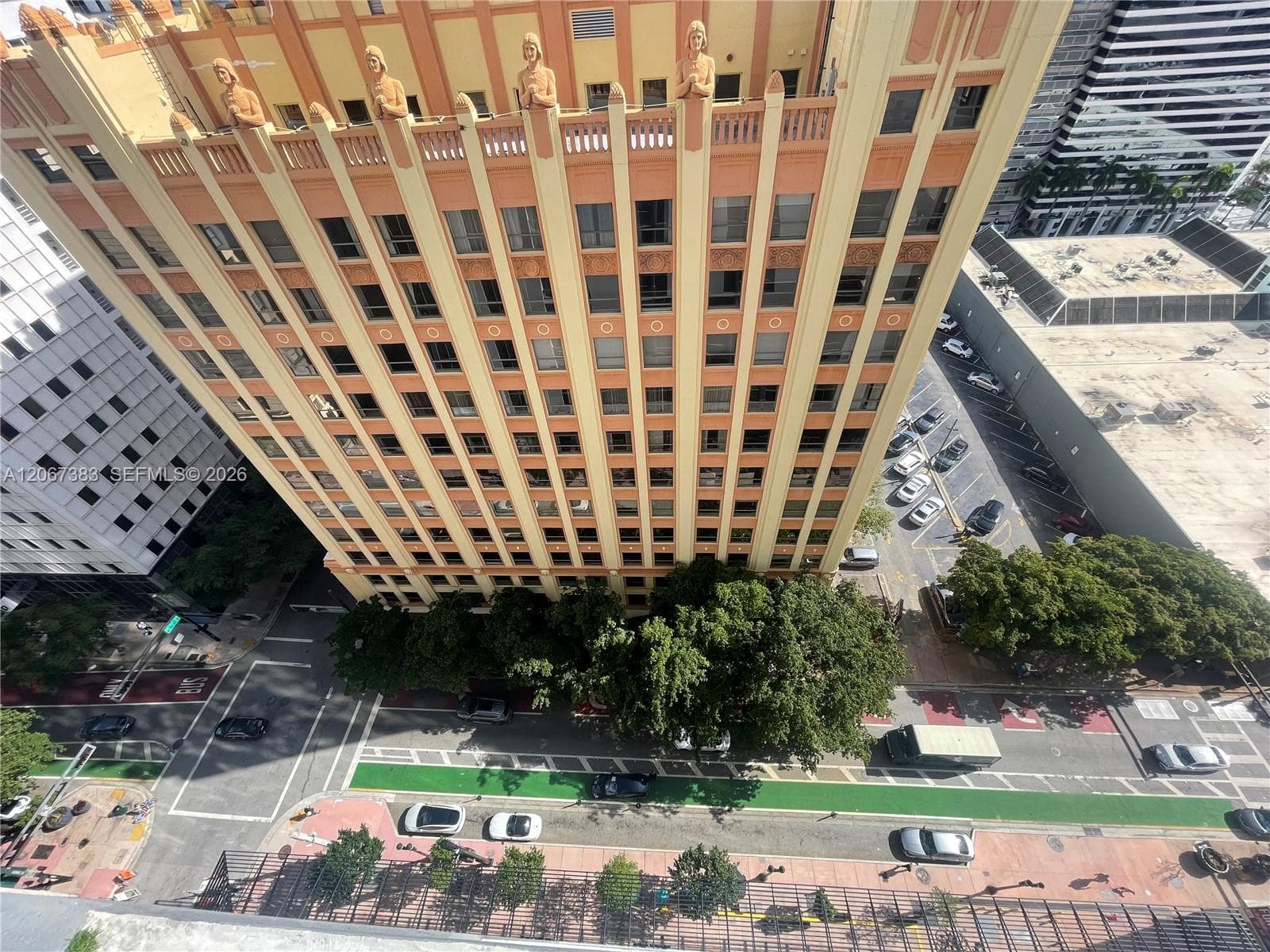 151 SE 1st St # 1505, Miami, FL 33131 photo 5