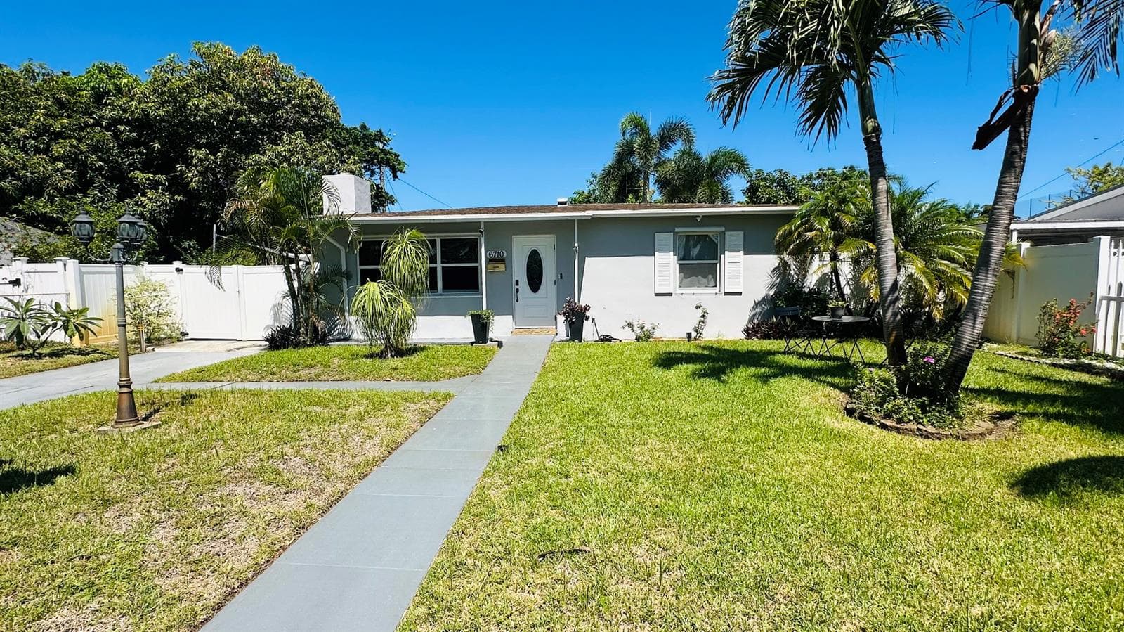 6710 Forest Court, West Palm Beach FL 33405 photo 3