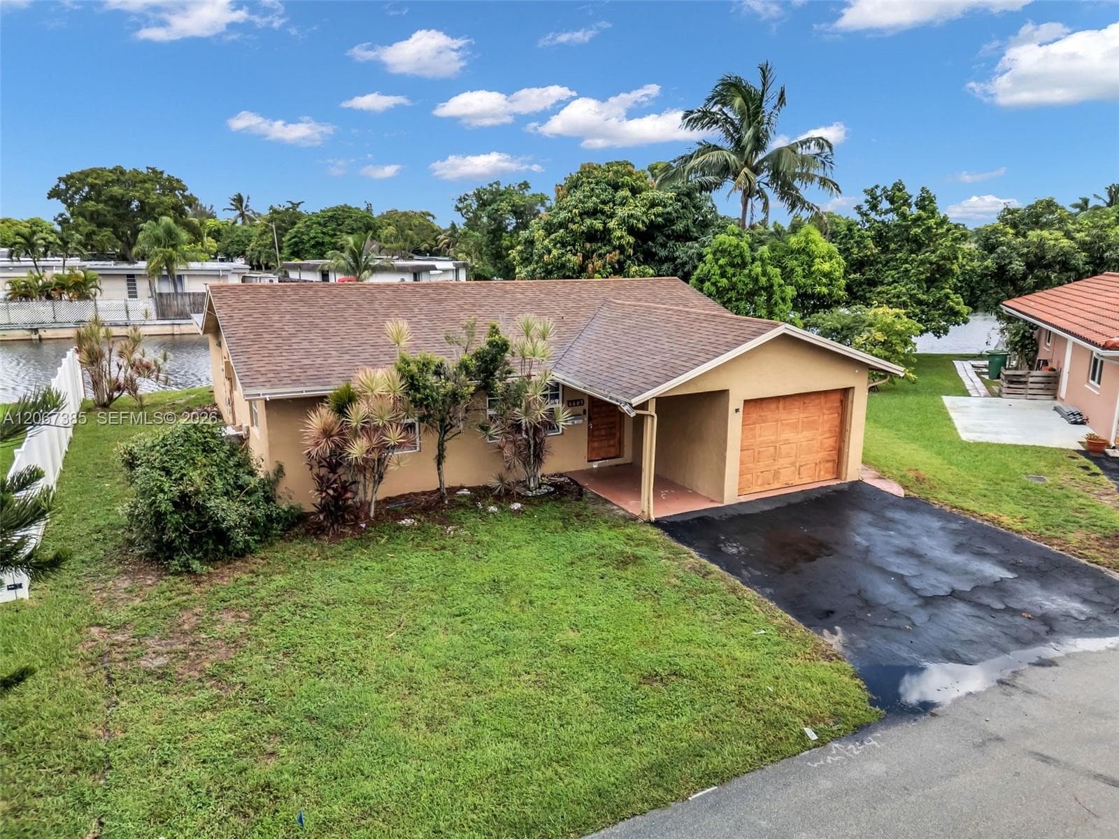 6605 NW 77th St, Tamarac FL 33321 photo 2