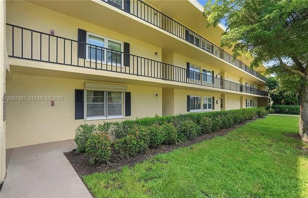 1085 Forest Lakes Dr # 8102, Naples FL 34105 photo 2