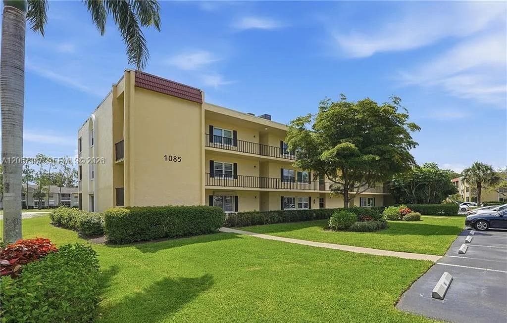 1085 Forest Lakes Dr # 8102, Naples FL 34105 photo 3