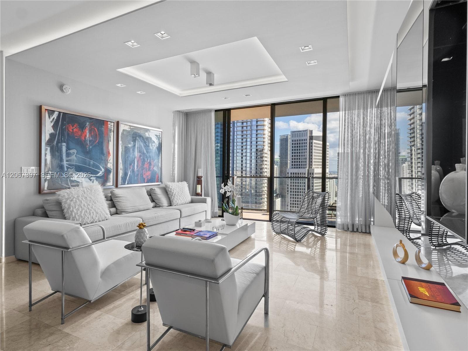 88 SW 7th St # 3007, Miami FL 33130 photo 2