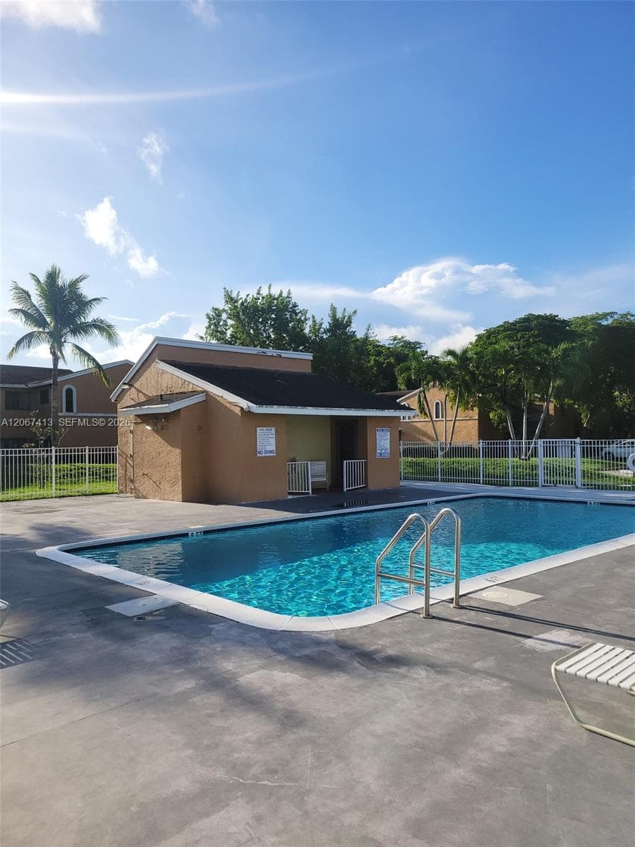 8075 NW 71st Ct # 8075, Tamarac FL 33321 photo 3