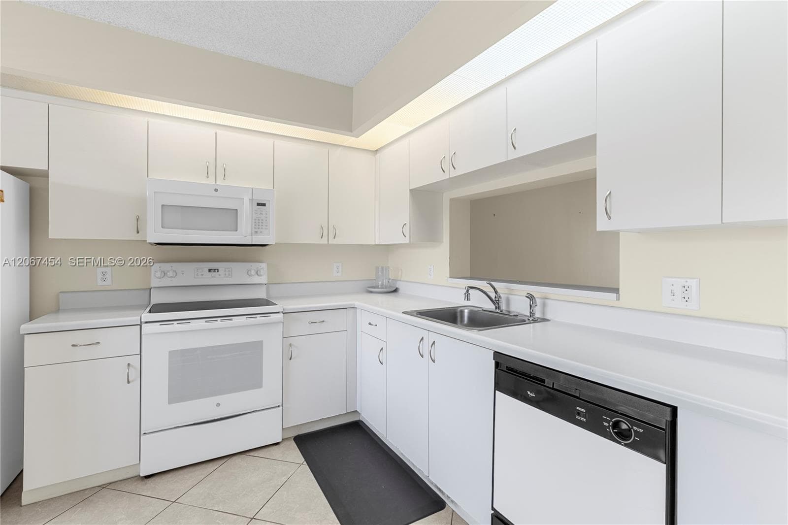 13705 SW 12th St # 208B, Pembroke Pines FL 33027 photo 2
