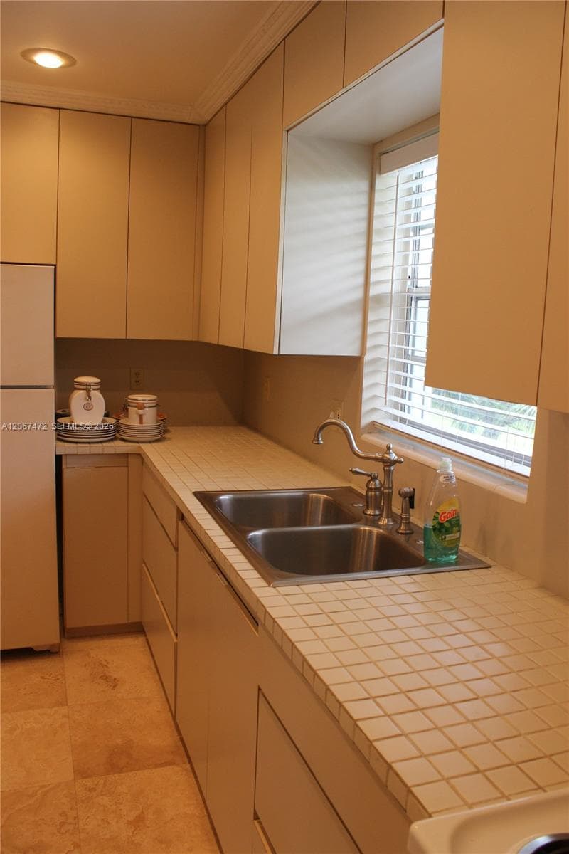 7550 SW 82nd St # F204, Miami, FL 33143 photo 3