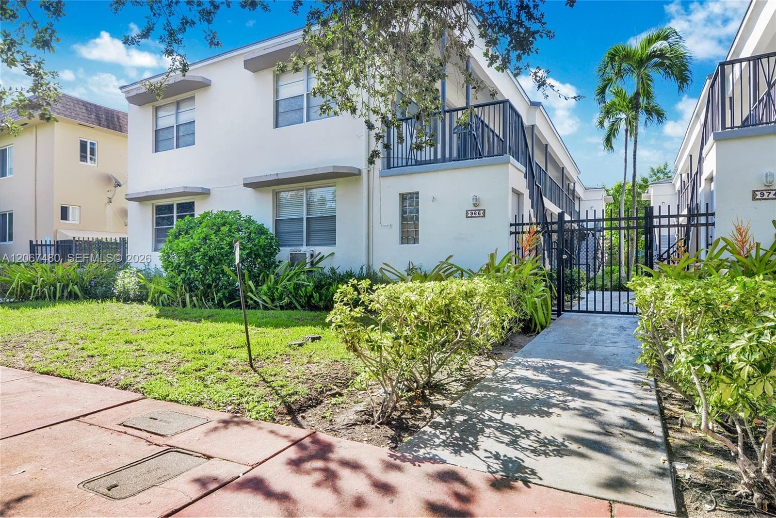 974 Biarritz Dr # 11, Miami Beach FL 33141 photo 4