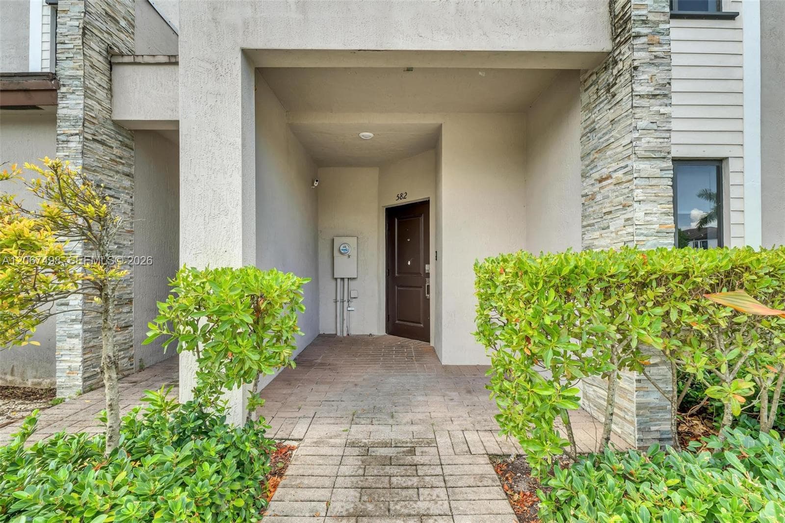 582 NE 207th St # 582, Miami FL 33179 photo 3