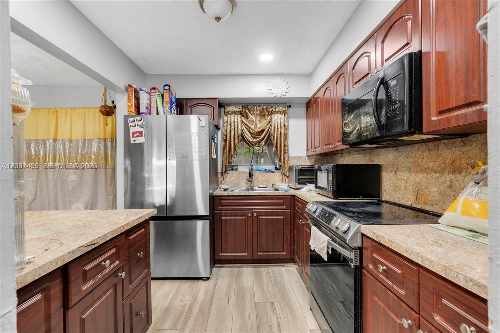 6921 Taylor St, Hollywood, FL 33024 photo 2