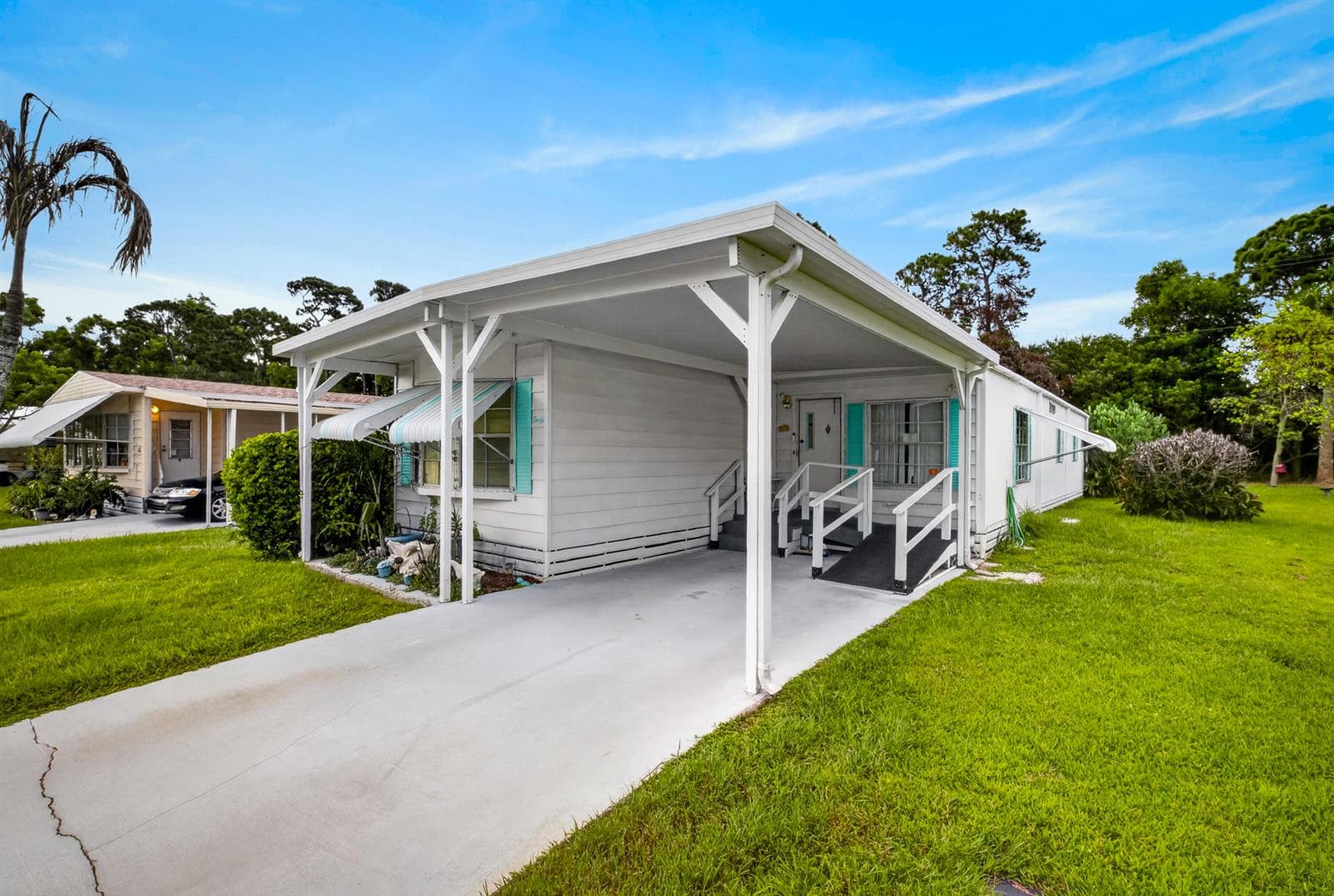 40 Montilla Way, Port St. Lucie FL 34952 photo 2