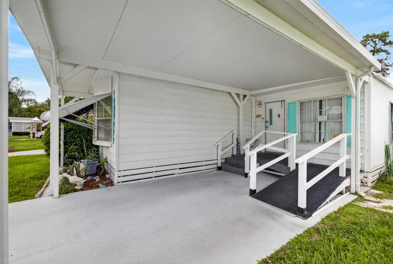 40 Montilla Way, Port St. Lucie FL 34952 photo 3