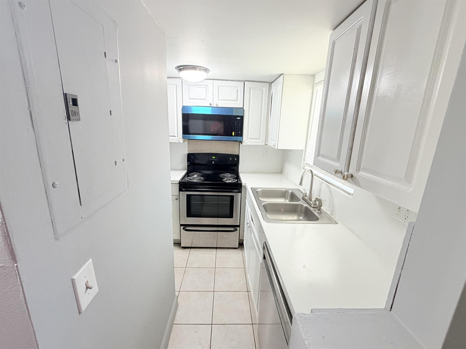 1501 CRESCENT Circle # C19, Lake Park FL 33403 photo 3