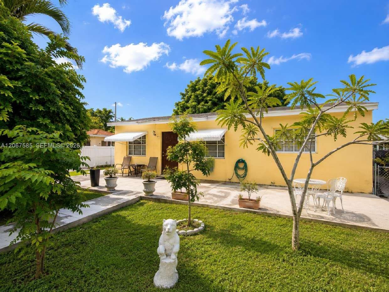 371 W 47th St, Hialeah FL 33012