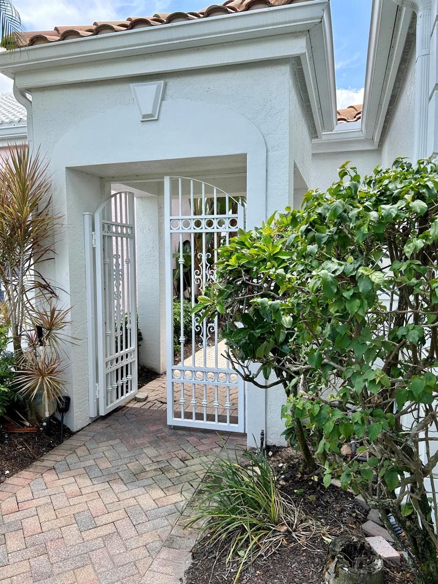 152 CORAL CAY Drive, Palm Beach Gardens FL 33418 photo 5