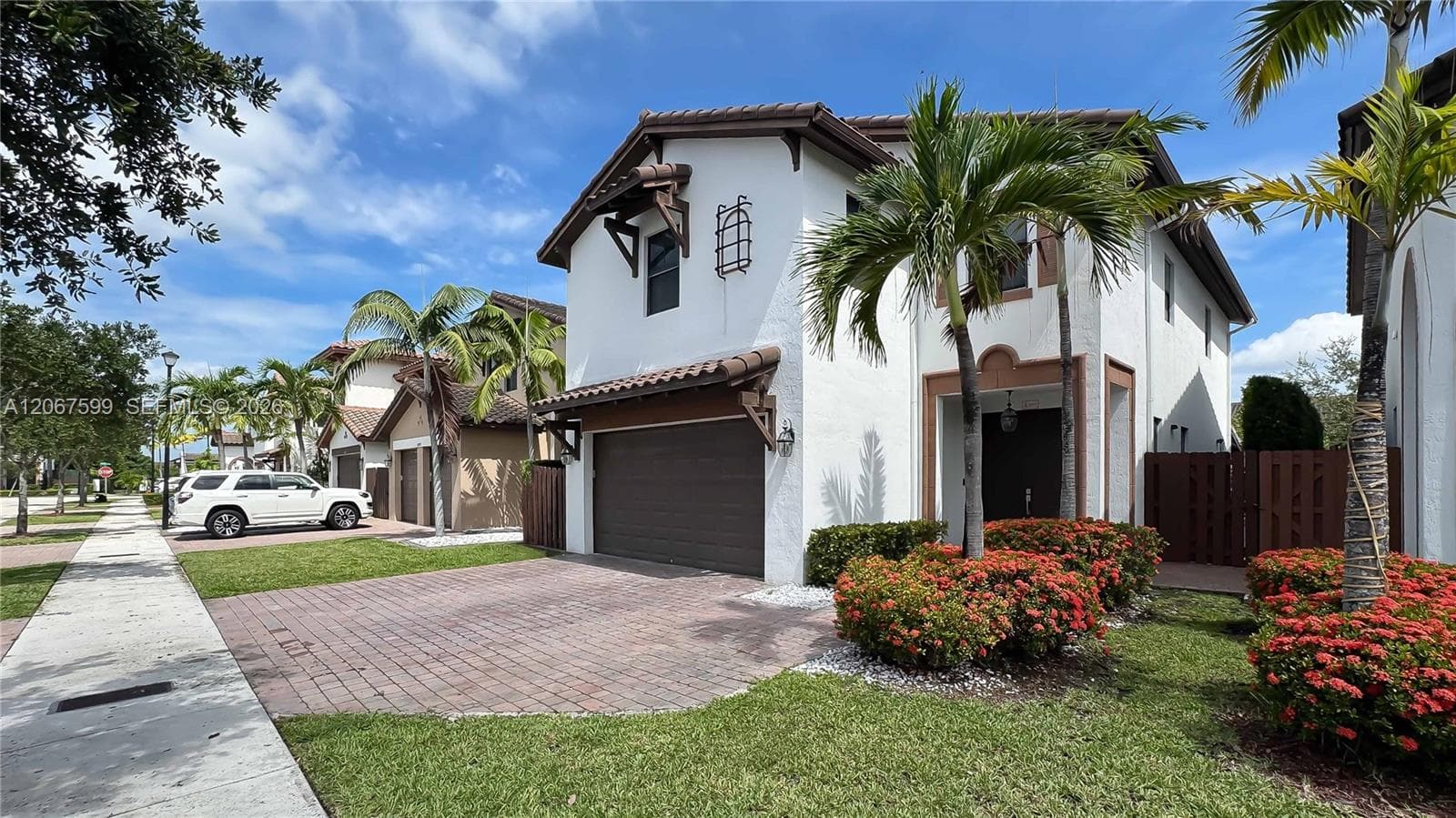 10235 NW 87th Ter, Doral FL 33178 photo 2