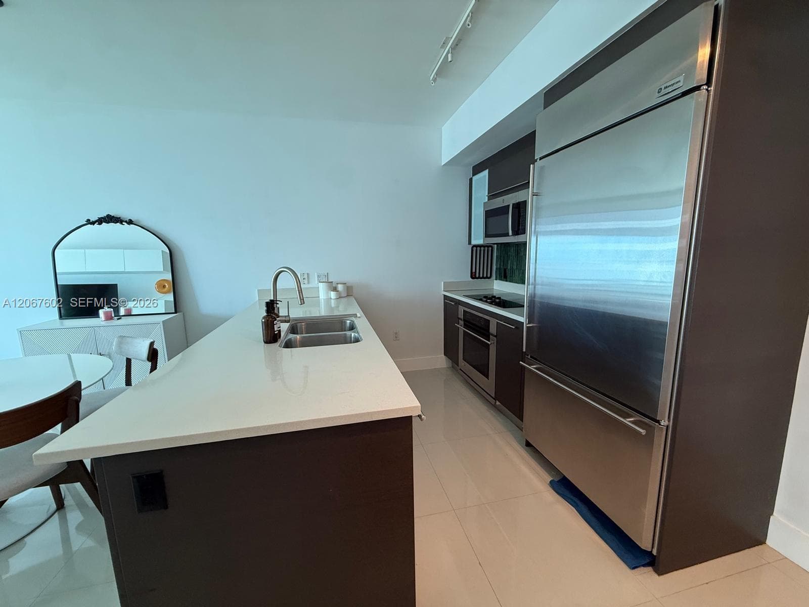 500 Brickell Ave # 2706, Miami, FL 33131 photo 3