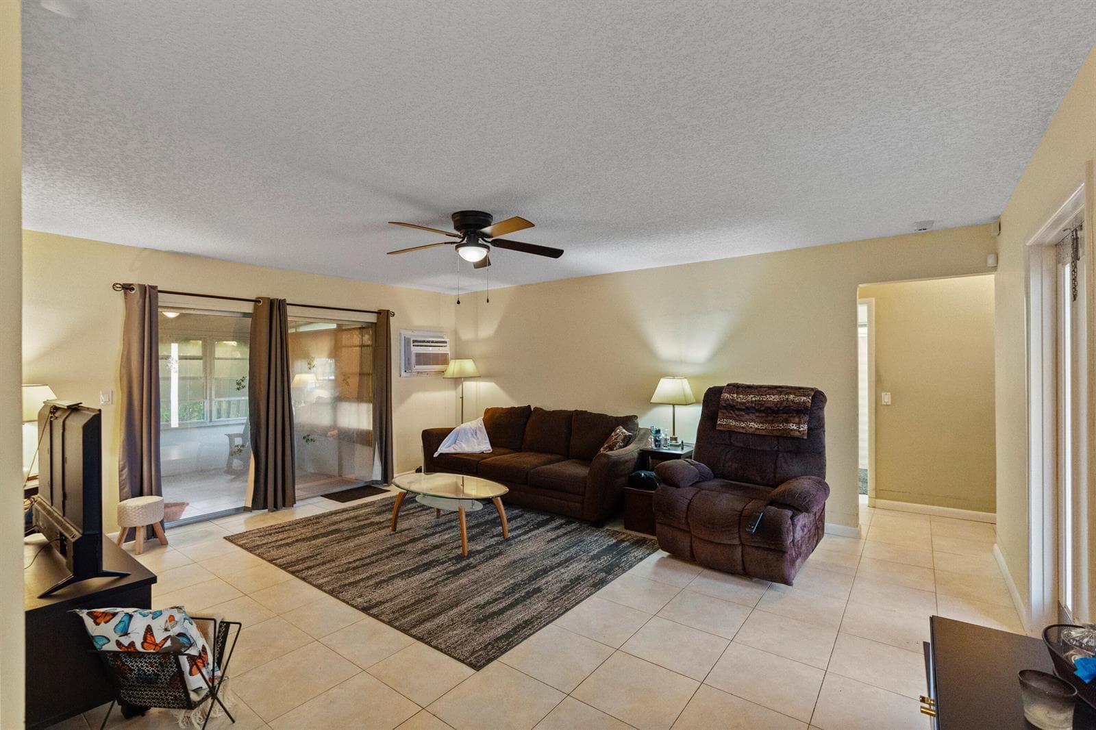 1111 NW 85TH Way, Pembroke Pines FL 33024 photo 3