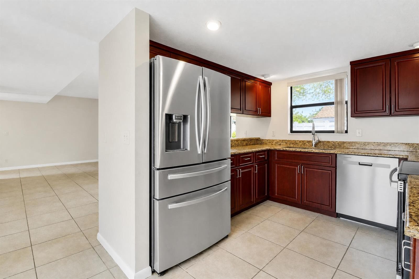 202 LAKEWOOD Drive # 11B, Jupiter FL 33458 photo 2